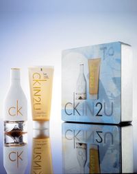 Calvin Klein CK IN 2U női parfüm szett (100ml EDT parfüm + 200ml-es testápoló)